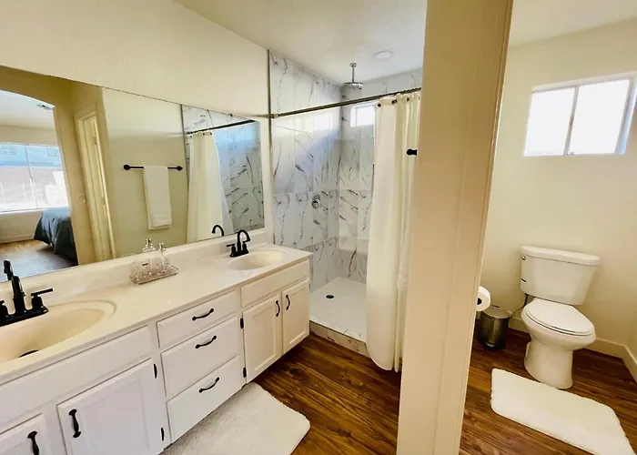 Holiday home Gem With Pool & Office In Prime Location Glendale