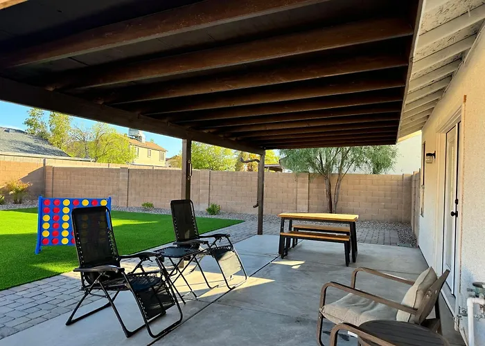 Gem With Pool & Office In Prime Location * Glendale